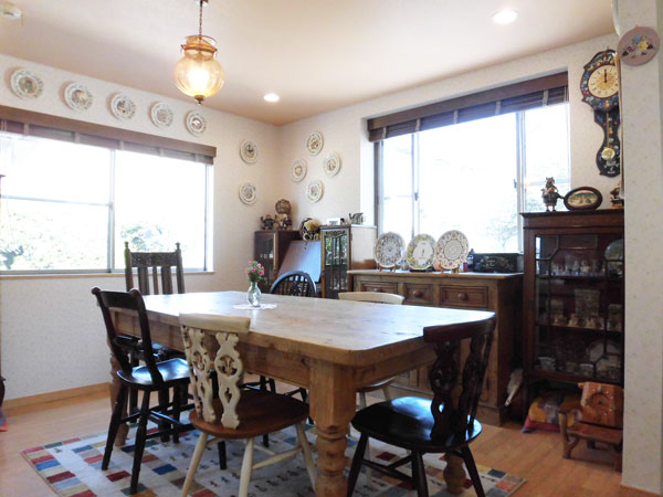 木目のぬくもりが味わい深いキッチンに